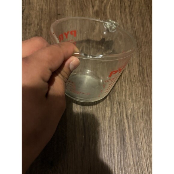 Set of 4 Pyrex Glass Measuring Cups w/Spouts Red Letters Clear  1,1,2,&4 Cups - Picture 6 of 10
